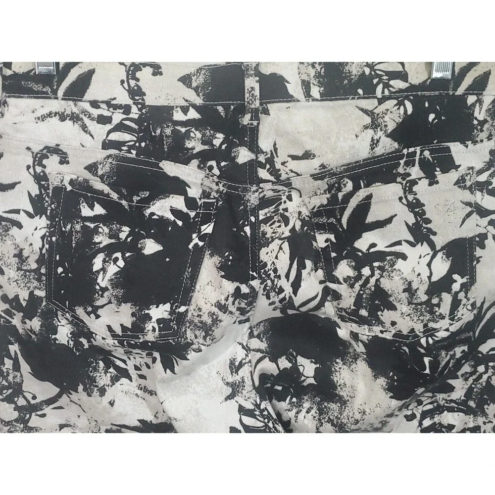 Gloria Vanderbilt Amamda Size 18 Cotton Blend Stretch Foliage Print Capri Pants - Picture 8 of 12